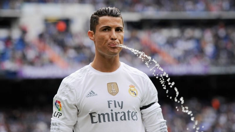 Ishowspeed ronaldo meme sáng tạo, biểu cảm cực ngầu