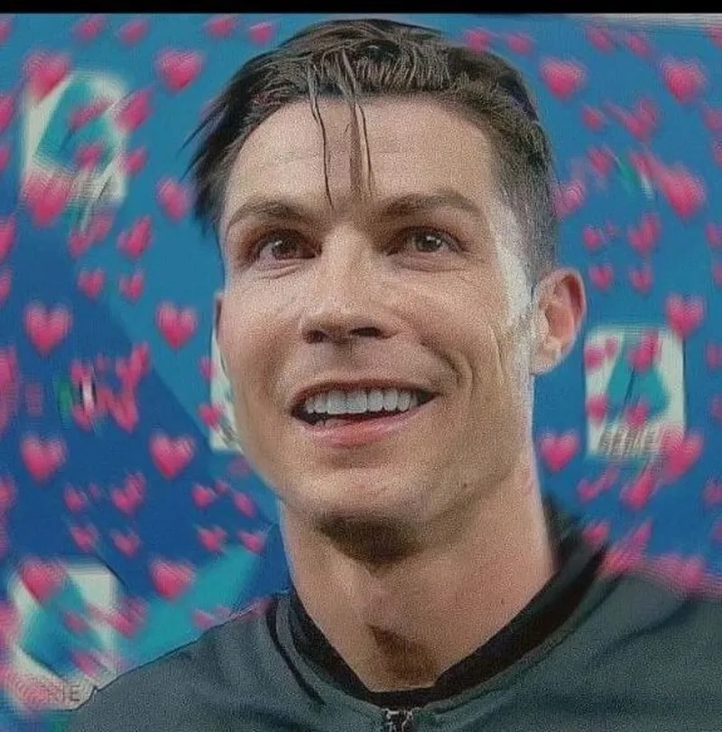 Fan bóng đá yêu thích ronaldo meme siuuu