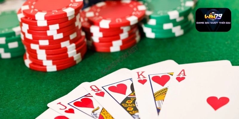 Chơi Poker tại game bài Win79
