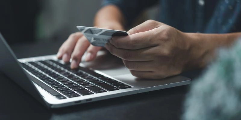Số tiền rút và điều kiện đi kèm liên quan đến giao dịch