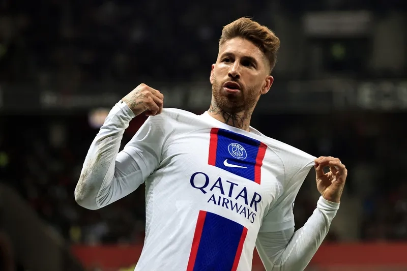 Sergio Ramos nâng cao cúp Champions League cùng Real Madrid được Jun88 ghi lại