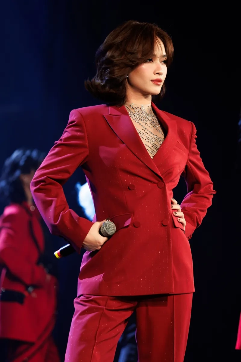 Đọc tiểu sử Ái Phương để hiểu hơn về nữ ca sĩ tài năng