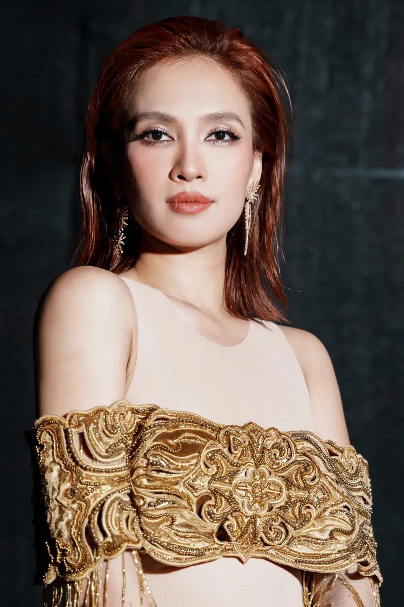 Khám phá Ái Phương tuổi và nhan sắc trẻ trung không đổi