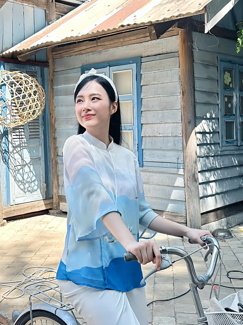 Xem Angela Phương Trinh mới nhất với hoạt động kinh doanh sôi nổi