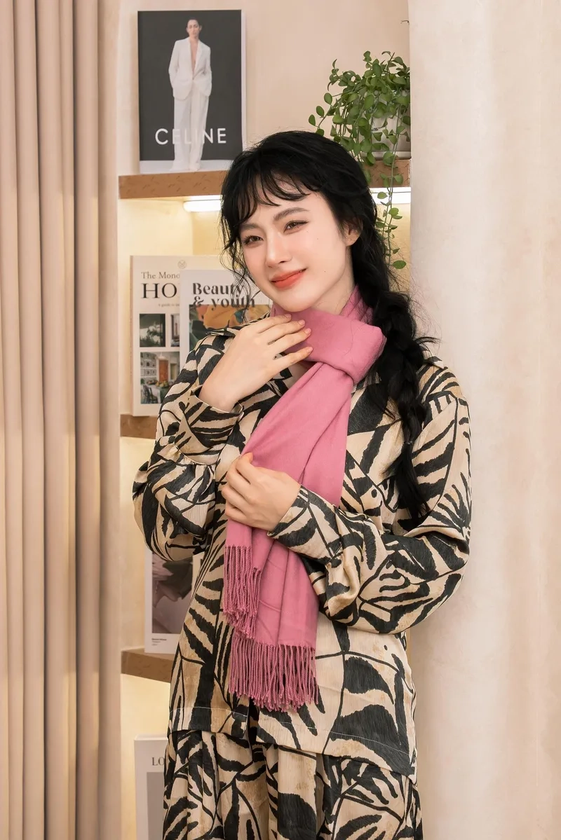 Tò mò Angela Phương Trinh có chồng chưa với đời tư bí ẩn