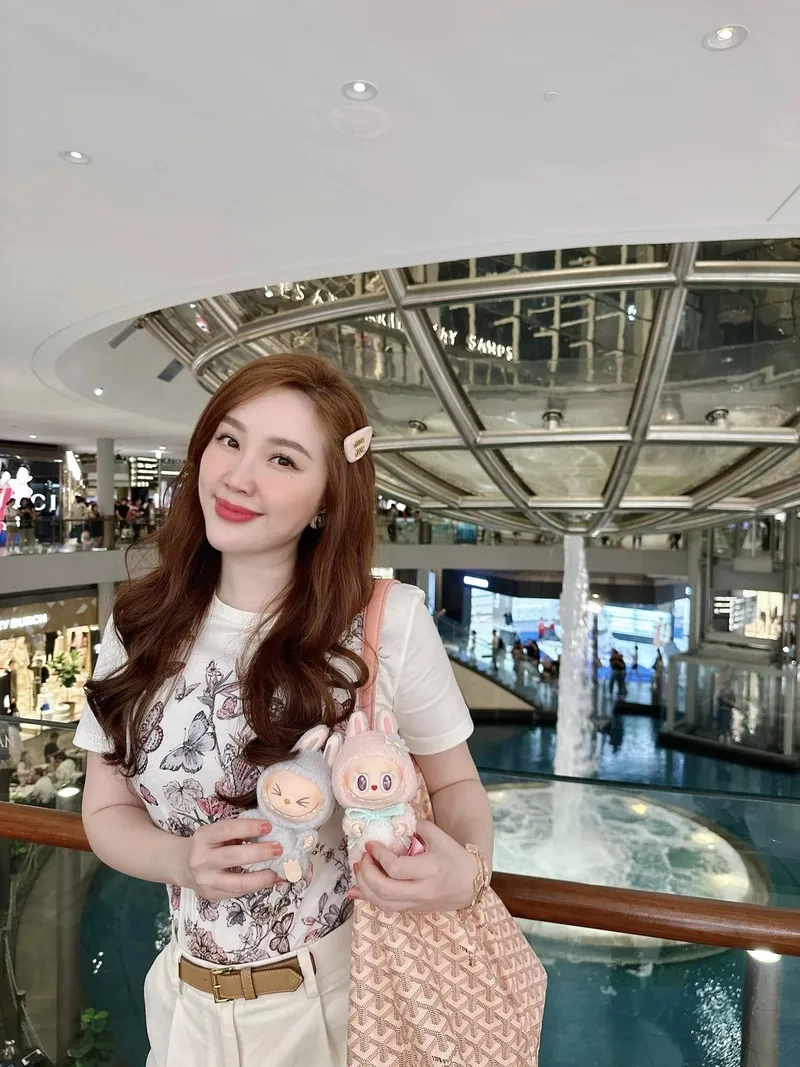 Hát theo lời bài hát Bảo Thy con yêu mẹ đầy cảm xúc