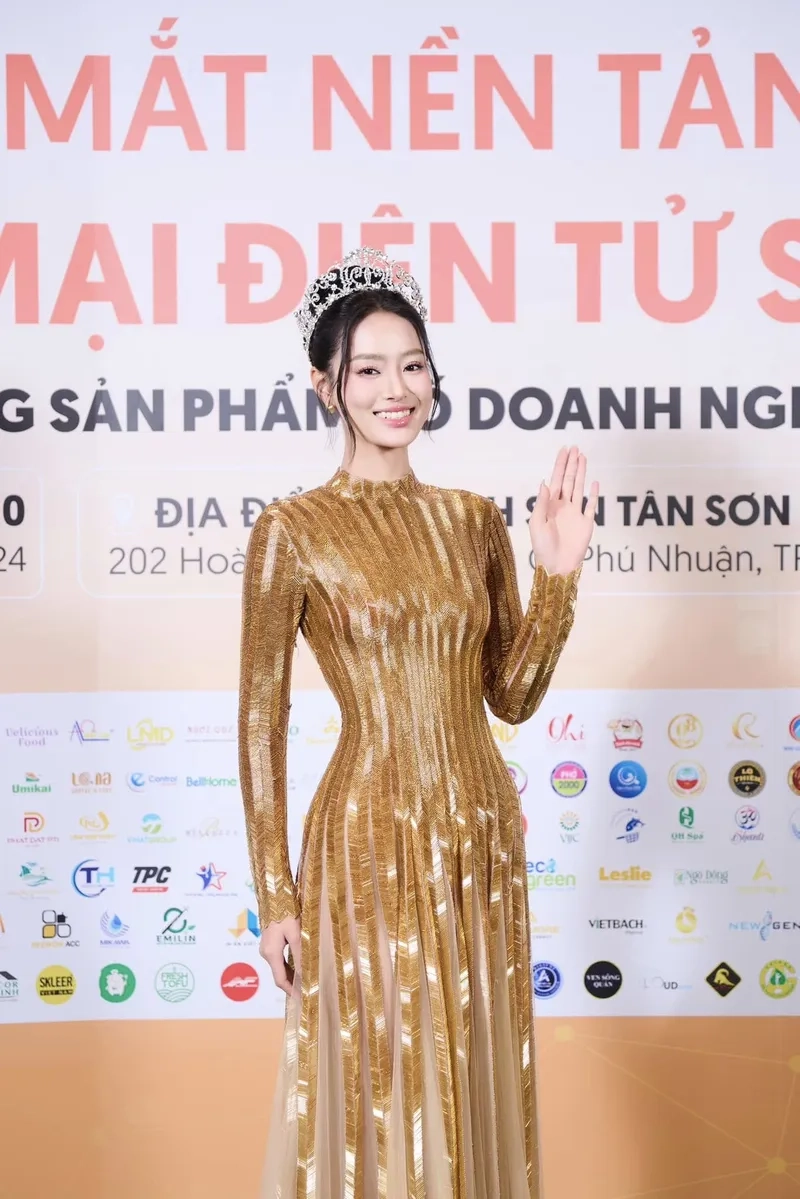 Tò mò Bùi Khánh Linh bị phốt qua những bức ảnh mới nhất