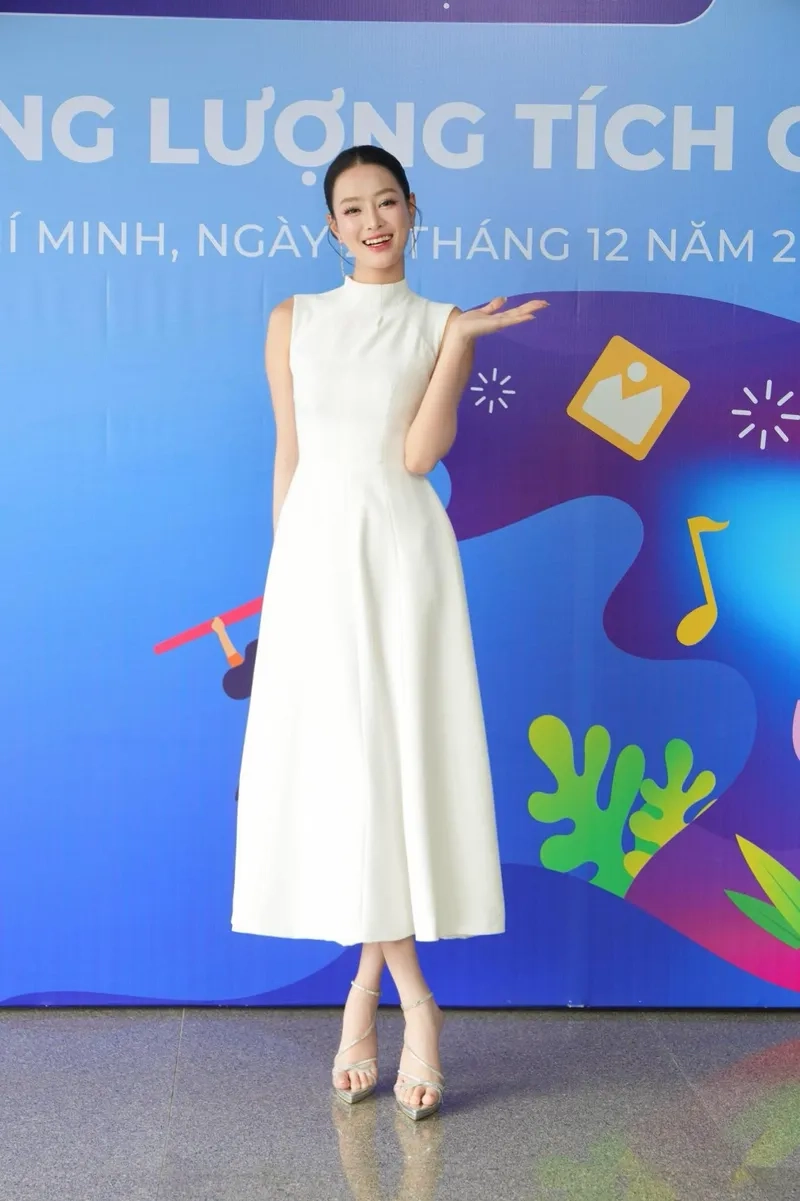 Bùi Khánh Linh thi hoa hậu gì qua ảnh hậu trường chất