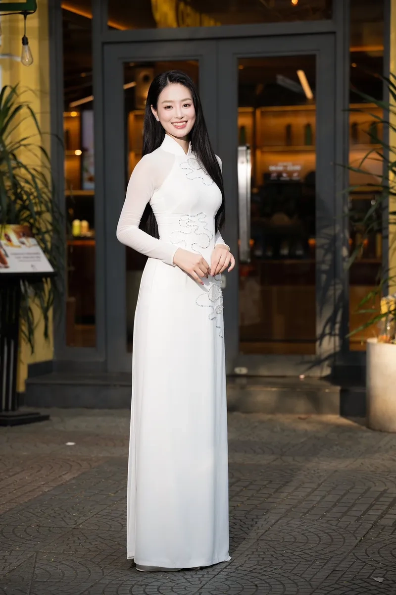 Tò mò Bùi Khánh Linh drama qua những bức ảnh mới nhất
