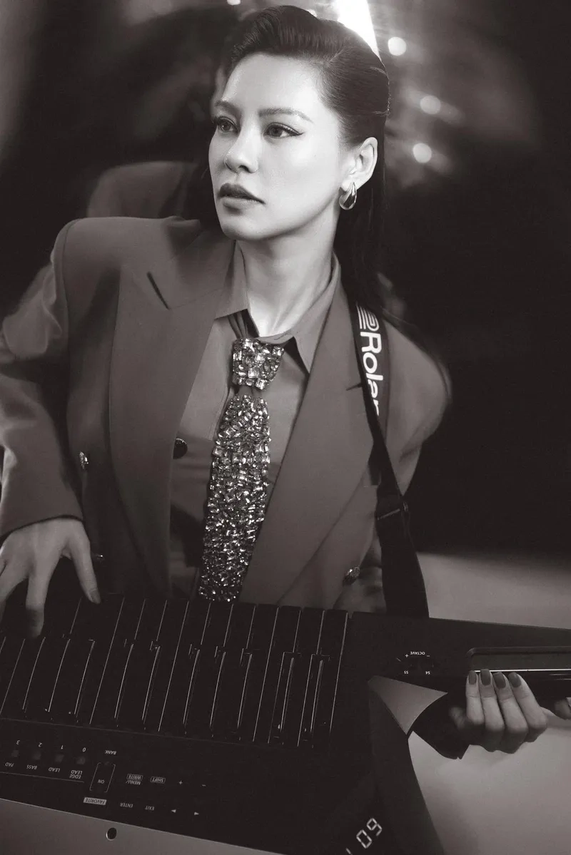 Cảm nhận cảnh khuya Bùi Lan Hương qua hình ảnh lung linh