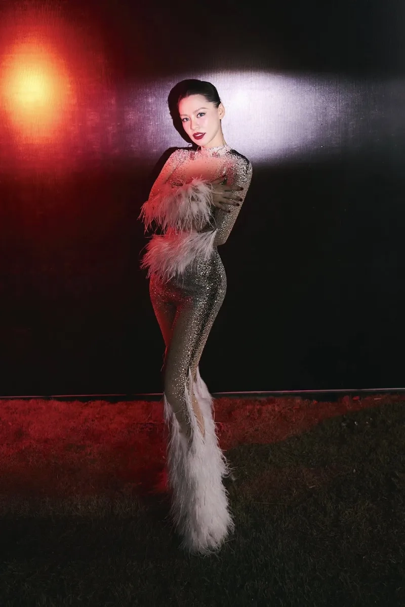 Nghe hạ trắng Bùi Lan Hương qua những hình ảnh đẹp