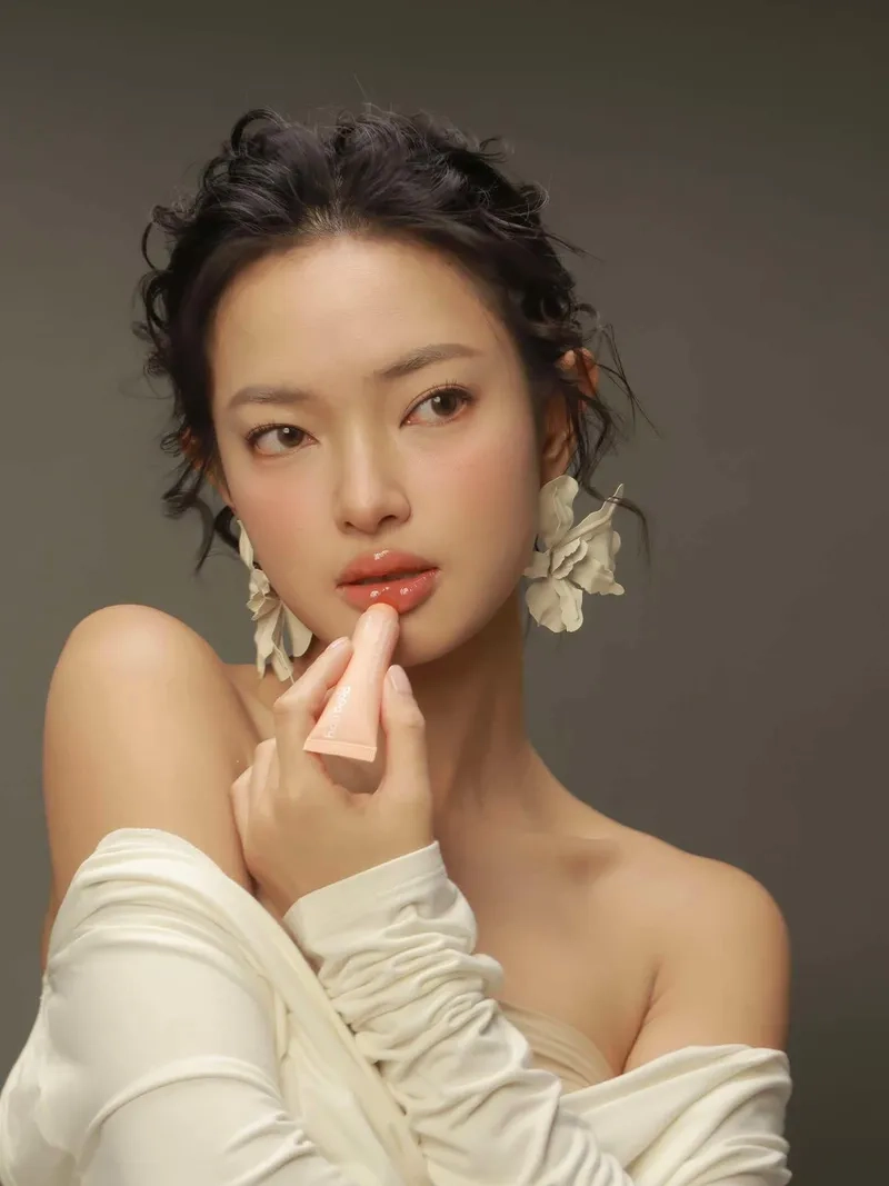 Ngắm Châu Bùi mặt mộc với vẻ đẹp tự nhiên quyến rũ