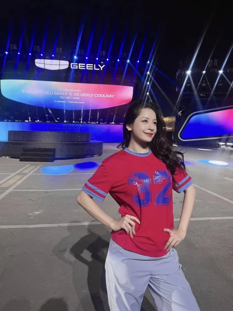 Ngạc nhiên với Chi Pu chiều cao lý tưởng của ngôi sao