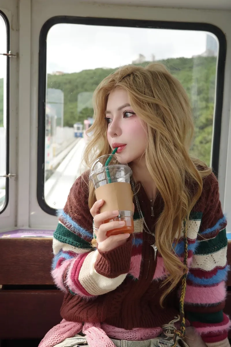 Ngắm phong cách Ciin Thảo Ly qua ảnh đầy năng lượng