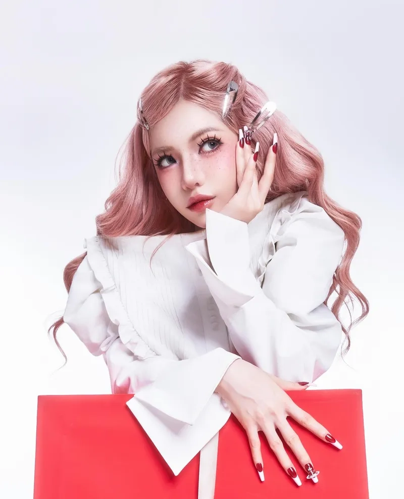 Ngắm Bùi Thảo Ly Ciin qua ảnh đầy thần thái