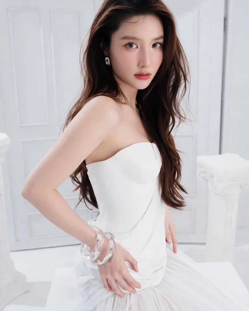 Xem ảnh từ phim mới của Diễm My 9x đầy hấp dẫn