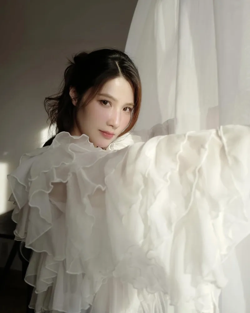 Khám phá toàn cảnh đám cưới Diễm My 9x qua ảnh xa hoa