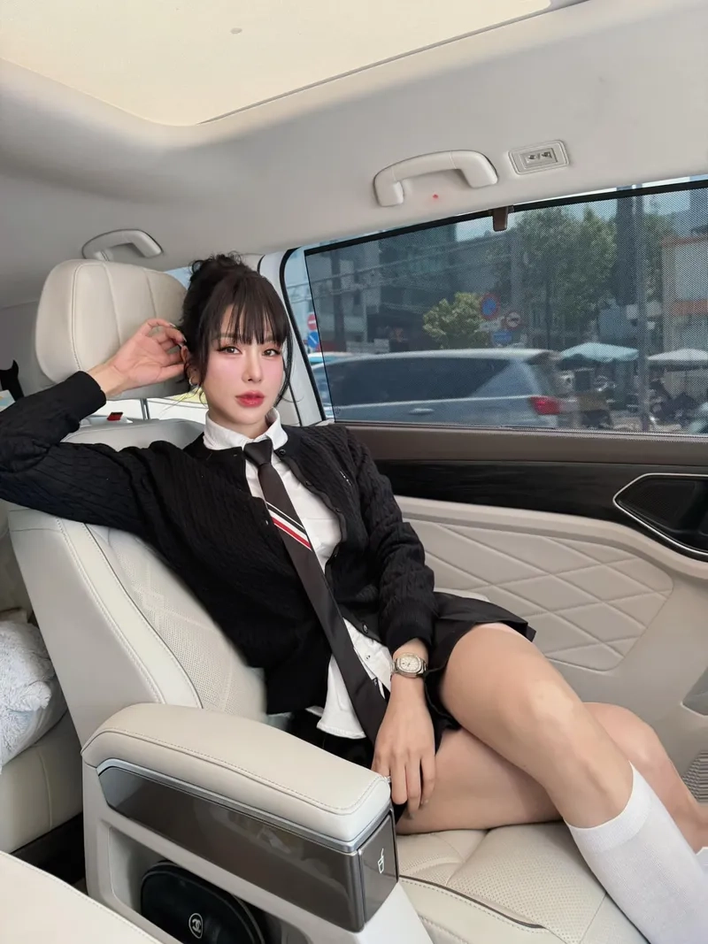 Ngắm Diệp Lâm Anh bài hát qua ảnh biểu diễn ấn tượng