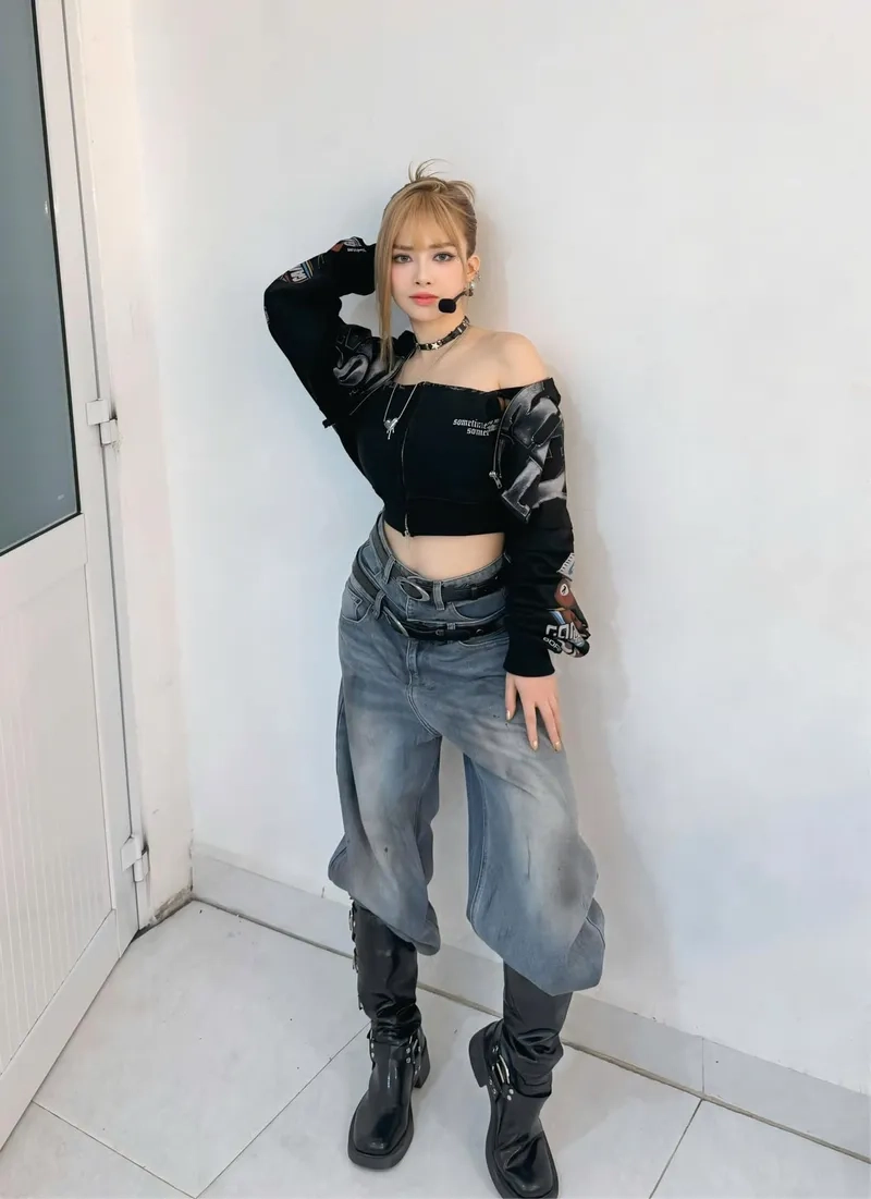 Cảm nhận cầu vồng lấp lánh Dương Hoàng Yến rực rỡ sắc màu