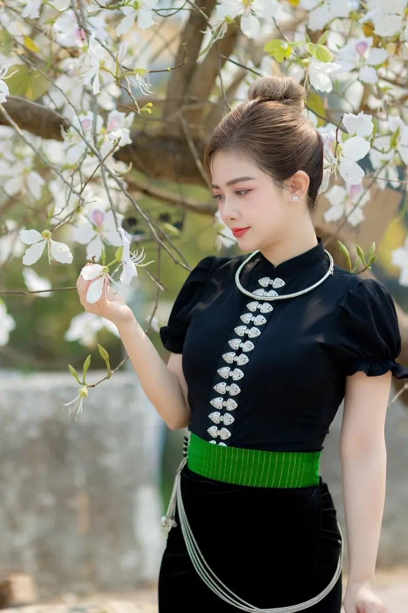 Ngạc nhiên với Dương Hoàng Yến cao bao nhiêu lý tưởng