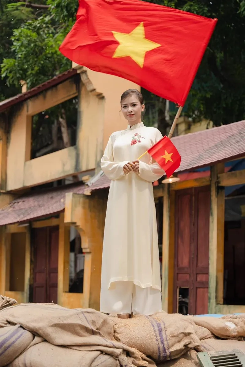 Tìm hiểu Dương Hoàng Yến sinh năm mấy để biết thêm về cô