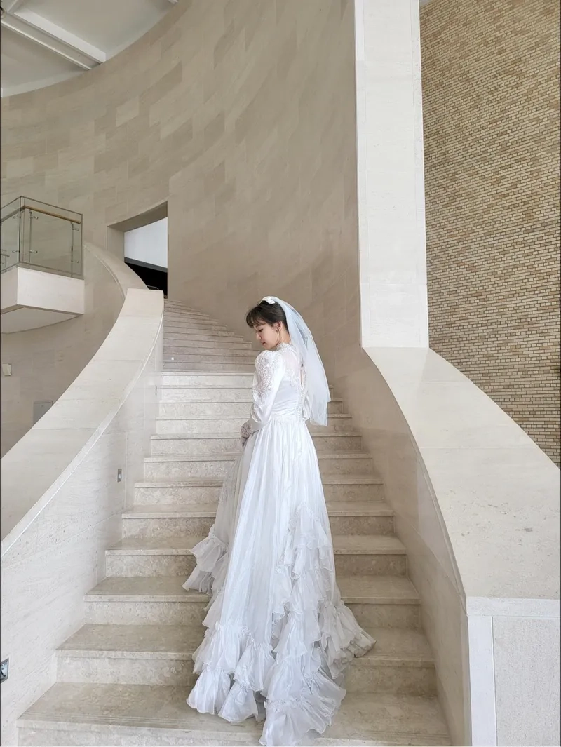 Khám phá Hari Won tuổi và phong cách trẻ trung không đổi