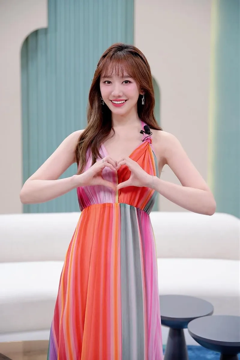 Xem Hari Won nhảy với những bước vũ đạo đầy năng lượng