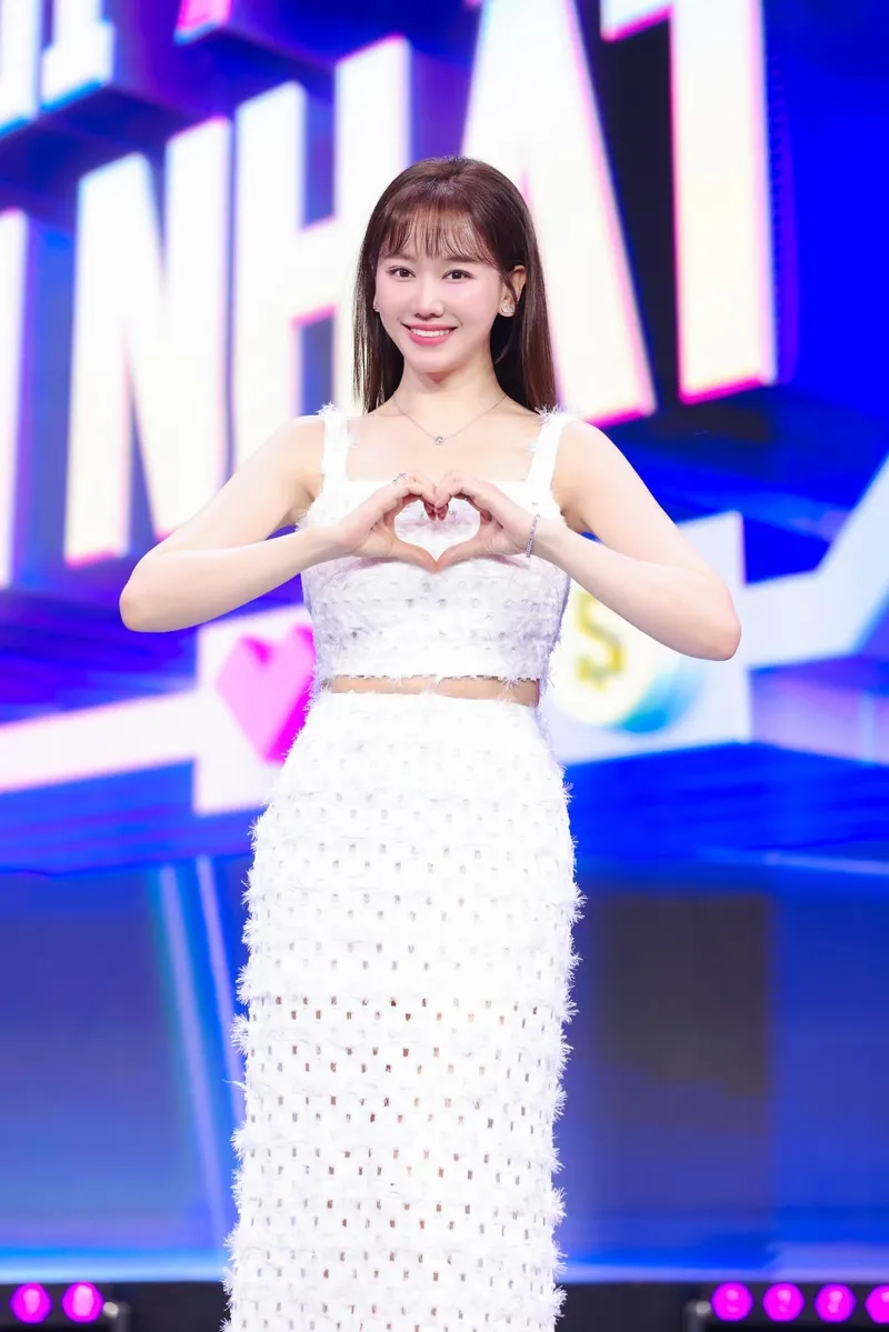 Cảm nhận Hari Won hương đêm bay xa lyrics đầy sâu lắng