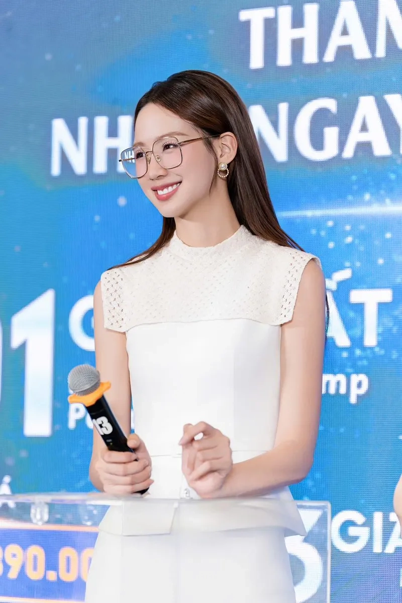 Lê Nguyễn Bảo Ngọc học vấn khiến fan tự hào về nàng hậu tài năng