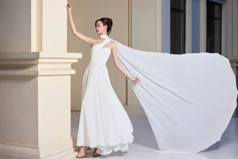 Lê Nguyễn Bảo Ngọc hoa hậu biểu tượng nhan sắc và trí tuệ Việt