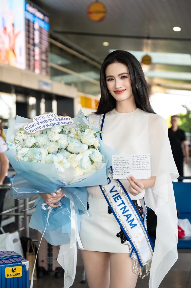 Hoa hậu 2023 Ý Nhi tỏa sáng trong ảnh đăng quang