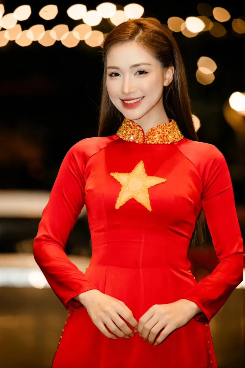 Bộ ảnh mới tiết lộ Hòa Minzy quê gốc ở đâu