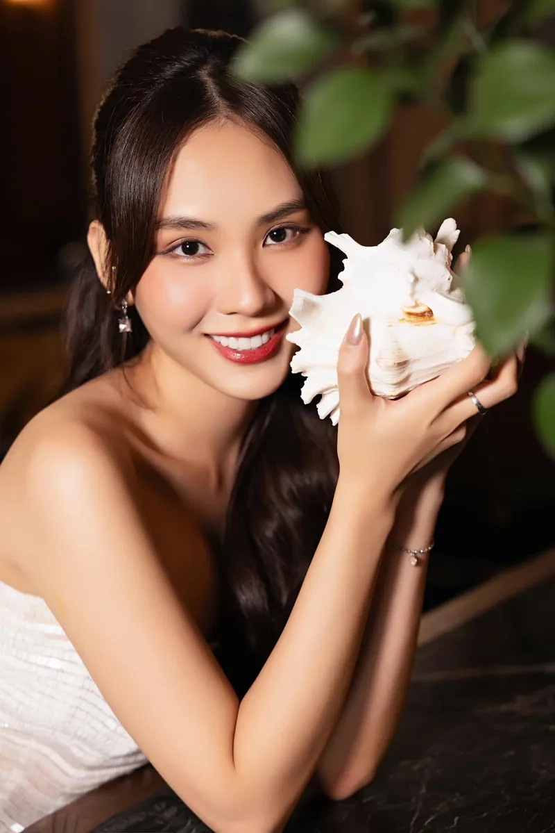 Thần thái đỉnh cao của HH Huỳnh Nguyễn Mai Phương trong ảnh