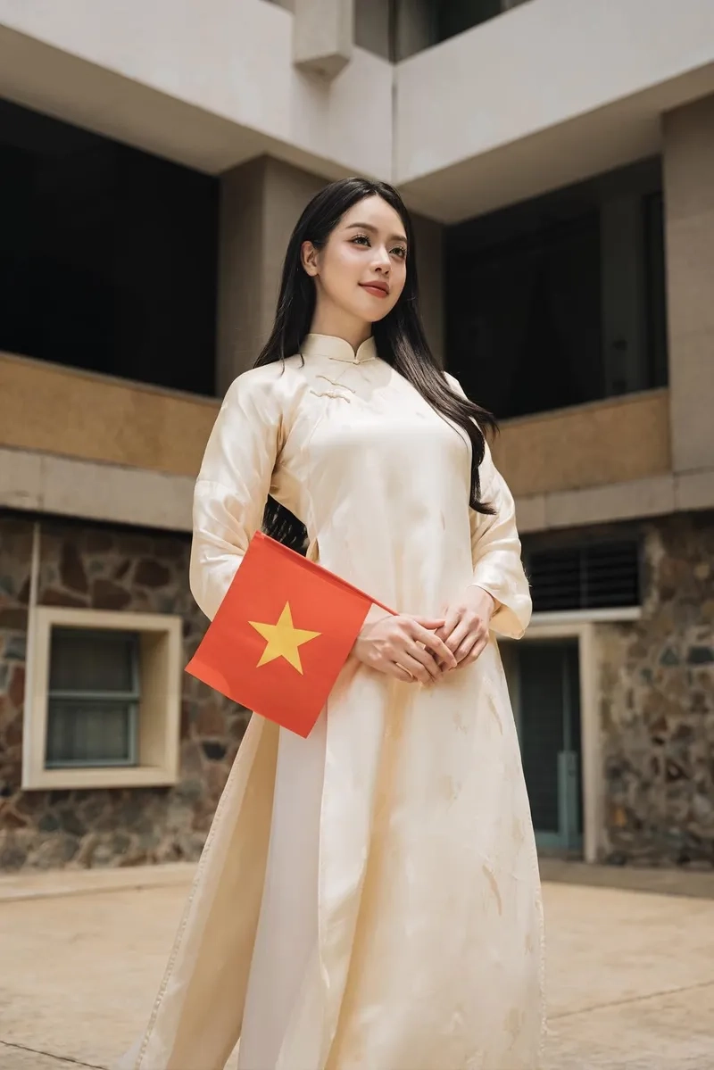 Tự hào hoa hậu Huỳnh Thị Thanh Thủy đăng quang Miss International