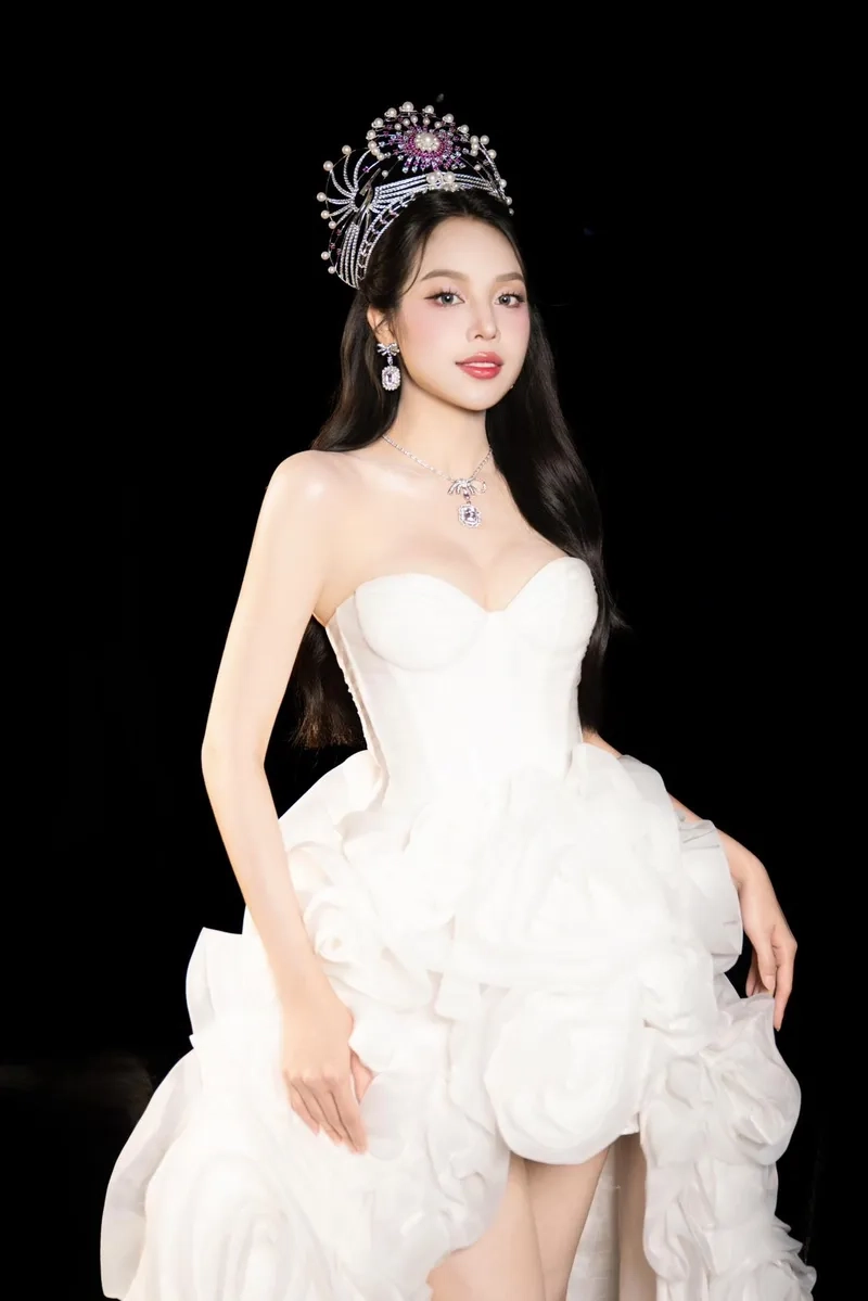 Vinh danh Huỳnh Thị Thanh Thủy đăng quang miss international 2024