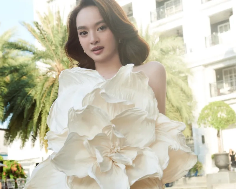 Ảnh đẹp hé lộ Kaity Nguyễn gia thế đầy bí ẩn