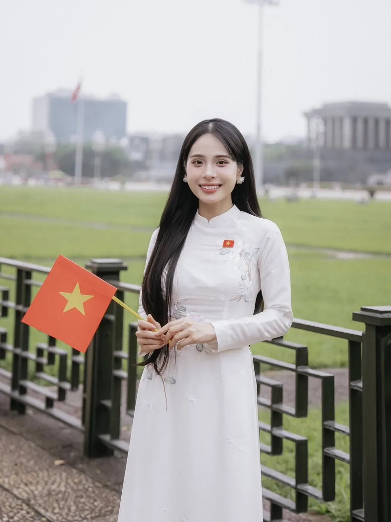 Theo dõi Kiều Anh TikTok để xem những video sang chảnh