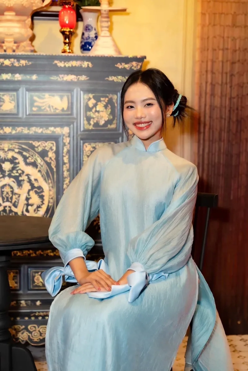 Hình ảnh Phương Mỹ Chi lung linh trong mọi góc chụp