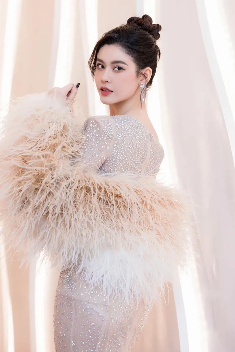 Nghe ca sĩ Trương Quỳnh Anh với giọng hát ngọt ngào khó quên