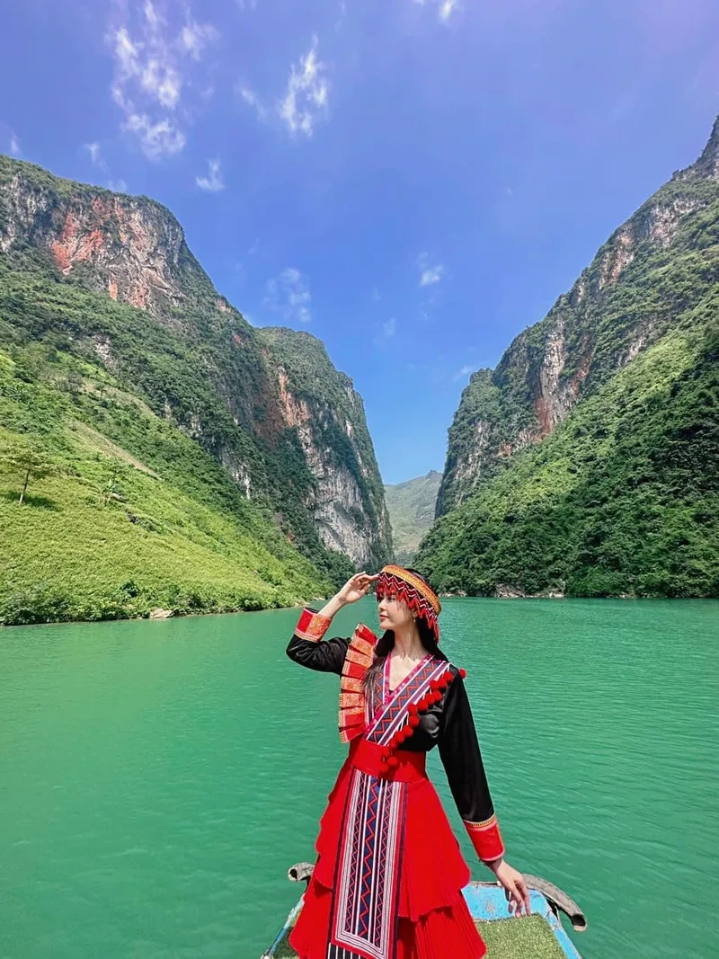 Xem Trương Quỳnh Anh Bước Nhảy Hoàn Vũ với màn trình diễn đỉnh cao