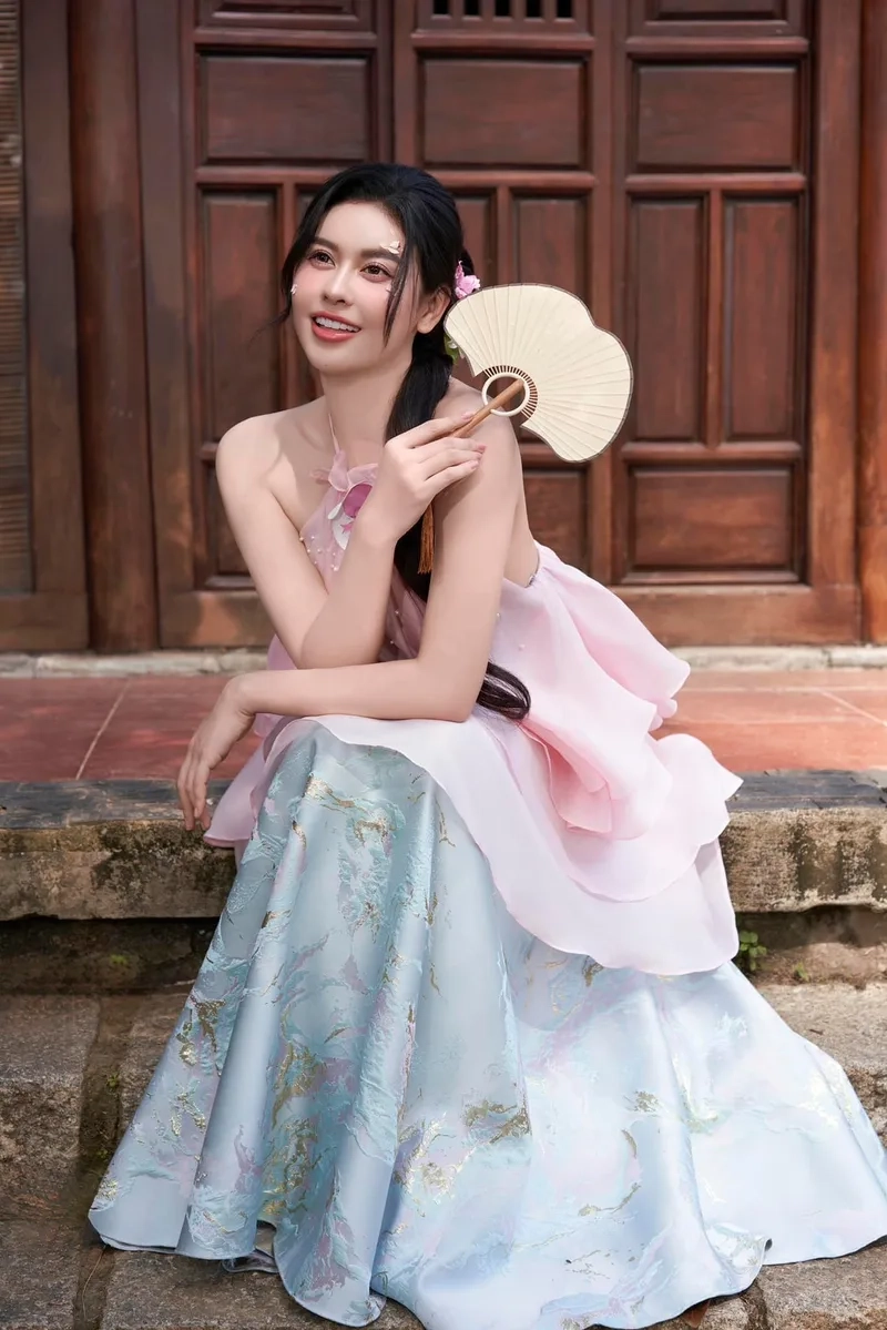 Trương Quỳnh Anh là ai và hành trình từ hot girl đến ngôi sao