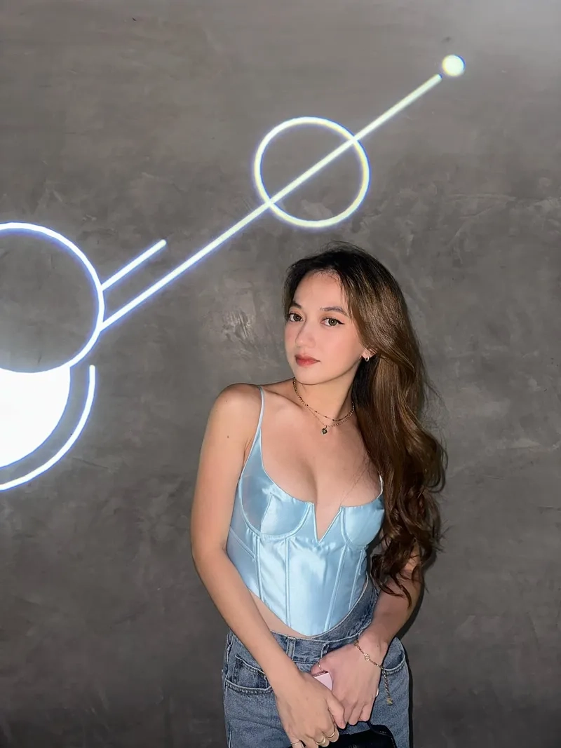 Ngắm Bé Xuân Nghi sinh năm bao nhiêu trong ảnh dễ thương