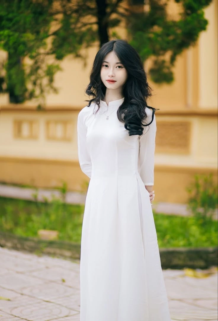 Hình ảnh áo dài nữ sinh ghi lại vẻ đẹp tuổi ngọc