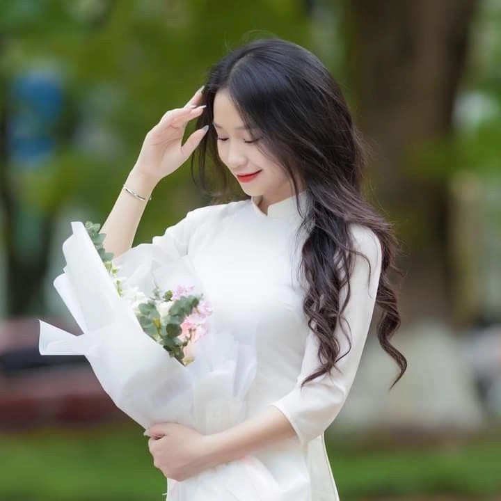 Hình ảnh học sinh mặc áo dài lưu giữ tuổi học trò tinh khôi