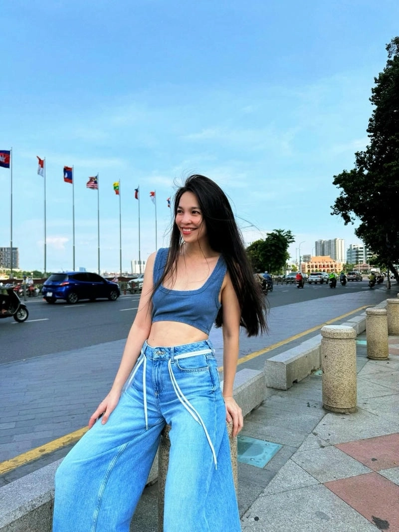 Lặng Hiền Thục mang nỗi buồn nhẹ nhàng sâu sắc