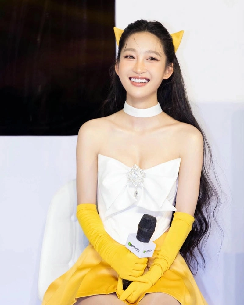 Xem MV mới của juky san anh trai say hi