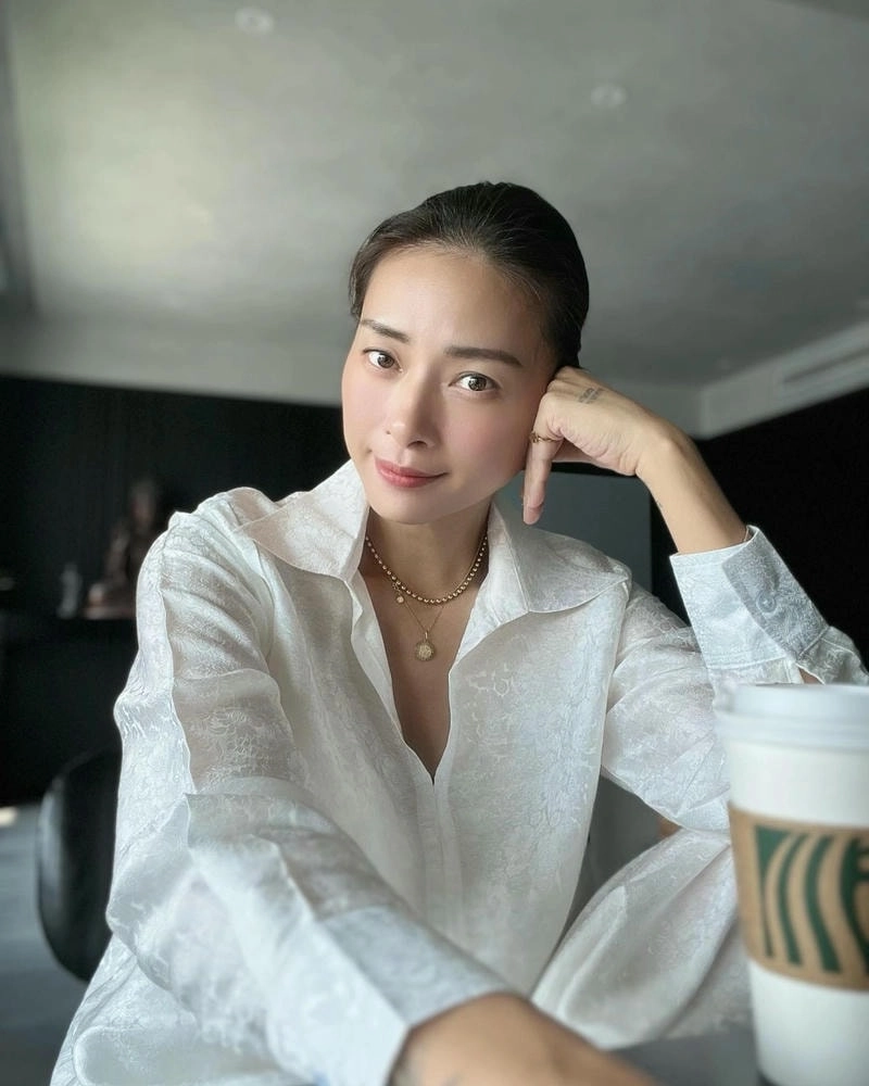 Ngô Thanh Vân trẻ trung ở mọi góc nhìn