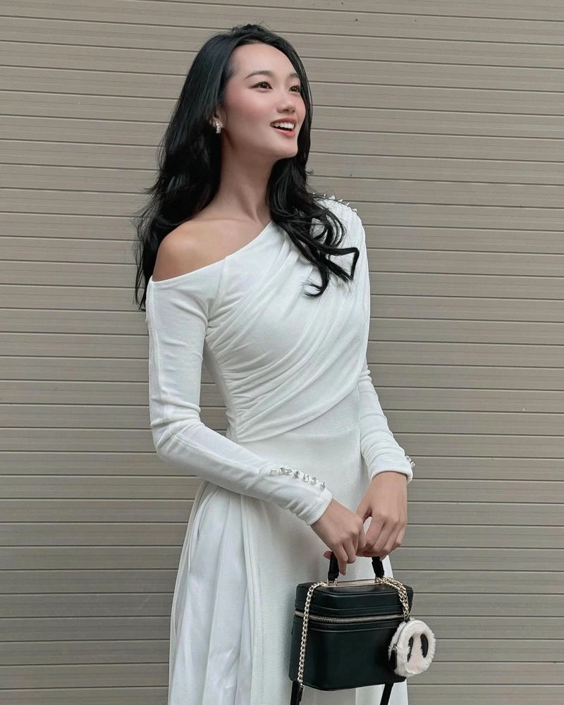Người mẫu Nguyễn Quỳnh Anh tỏa sáng với phong cách đẳng cấp