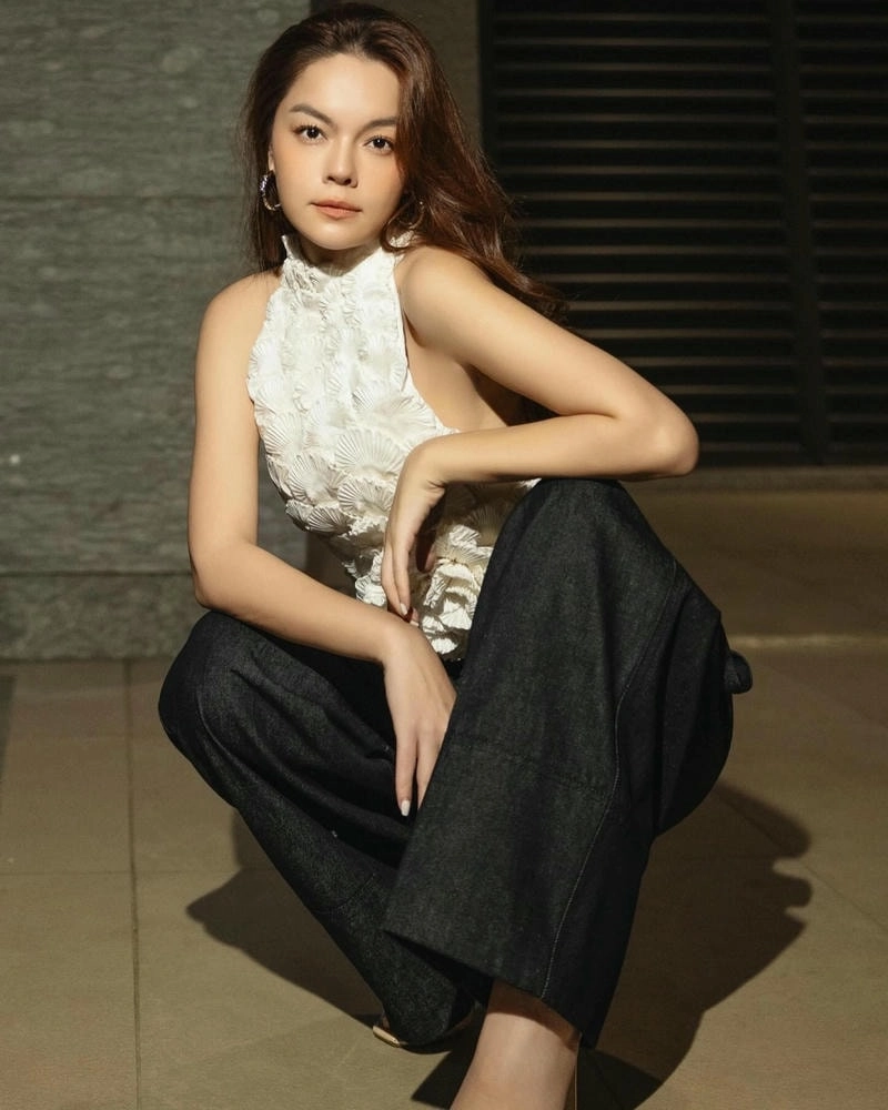 Nghe lại các bài hát trong Phạm Quỳnh Anh