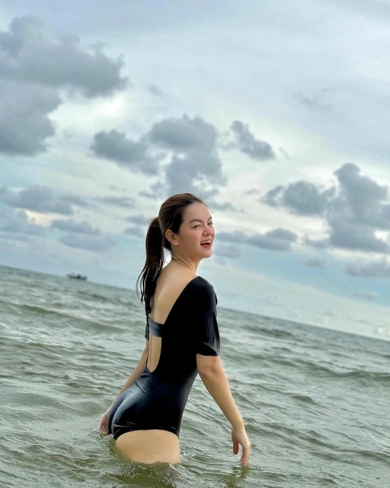 Thưởng thức ngay album Phạm Quỳnh Anh mới
